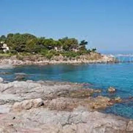 Maison Charmante A Avec Jardin Prive Μοντιτσέλο