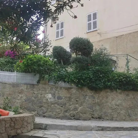 Maison Charmante A Avec Jardin Prive