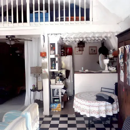 Σπίτι διακοπών Maison Charmante A Avec Jardin Prive *